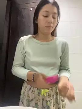 Zarawynne_ from StripChat is Freechat