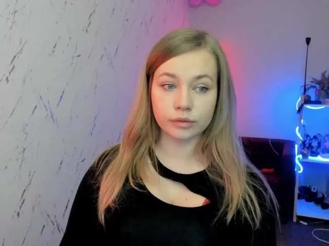 hollyBB — TIP MENU IS ON ! Pm 5 tk !  Tease in pvt ! LUSH IS ON ! Kiss :*