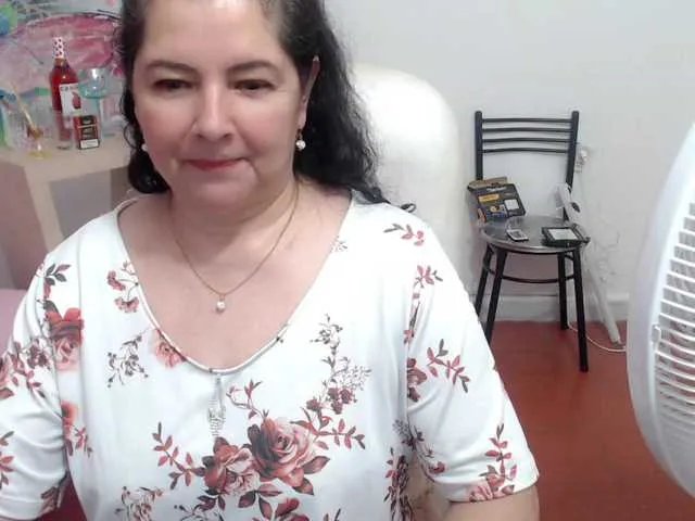 leonela on BongaCams