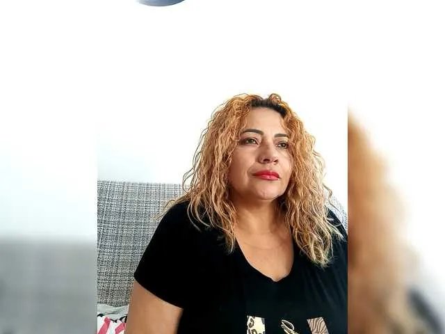 majobarraza — me gusta hablar sonrreir saber que te gusta para poder complacerte ami  me gusta que me concientan con mucho respecto me hablen rico sucio  me gusta ver como sale tu seme que te chorrees rico sentirte que te guste verte gritar de placer eso me encanta...