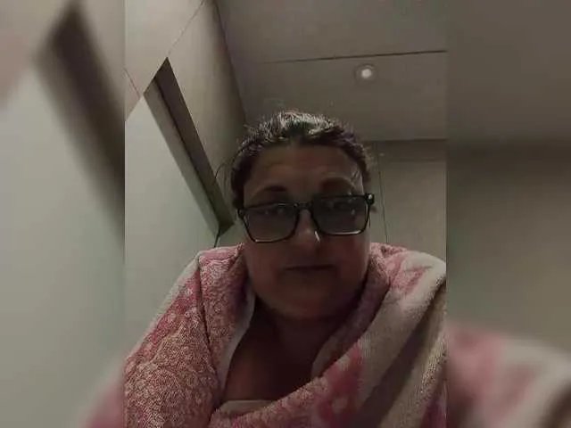 Natalina1 — Hello. Lovans vibrates from 2 tok. All tokens only in public chat! I do not respond to tokens in private messages