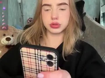 dark_side1213 — HANDBOOBS [172 tokens left] #lesbian #bigboobs #teen #lovense #anal