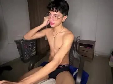 mike_pineapple on Chaturbate