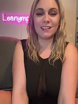 Leanymphoo — DILDO 25CM PUSSY