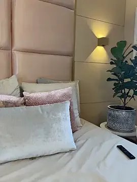 SaharaRush_ on StripChat